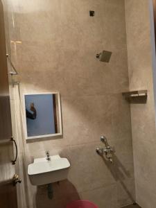 VERY Posh SF 2BHK - Heart of Py- 2KM to main beach JOY