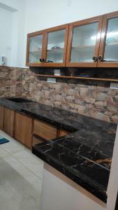 VERY Posh SF 2BHK - Heart of Py- 2KM to main beach JOY