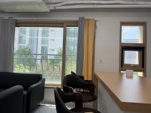 501, Seongsu Station Jungnangcheon Cherry Blossom Road Han River airport bus