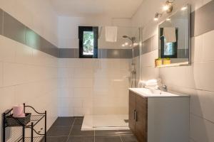 Appartements Cozy Apartment with Pool : photos des chambres