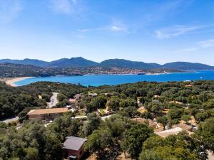 Appartements Cozy Apartment with Pool : photos des chambres