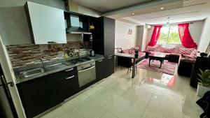 Studio équipé vue piscine