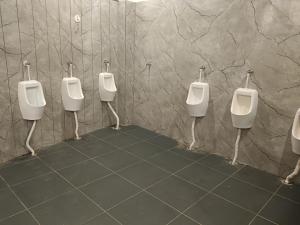 Hotel Nikunj, Kilerama