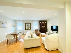 Cálido y acogedor en el centro de Burgos con Parking privado