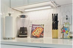 3BR-2BA Cityscape Haven with Panoramic Tower View