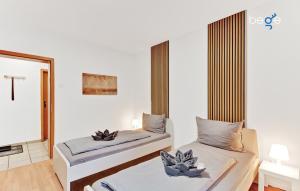 BEGE APARTMENTS: STAY & WORK