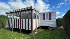 Maisons de vacances Mobilhome Eleganzia - Cc921 Les Charmettes 4 stars : photos des chambres