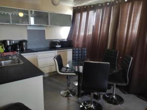 Appartements Ajaccio JACUZZI VUE MER ET MONTAGNES 300 METRES DES PLAGESS : photos des chambres