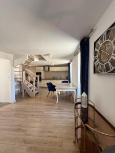 Appartements Duplex centre bourg a 5min des plages : photos des chambres