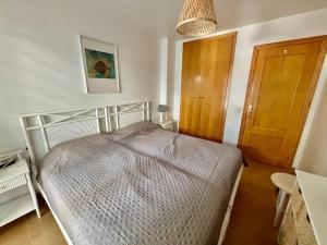 Beachfront, pool, air conditioning, 3 bedrooms, sea view