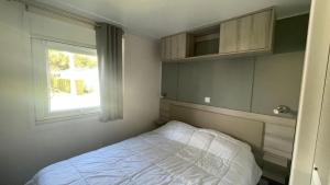 Maisons de vacances Mobilhome Amira 40m2 - Cc781 Les Charmettes 4 stars : photos des chambres