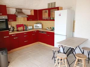 Maisons de vacances Maison troglodytique au coeur des Chateaux de la Loire - Le Cerisier Perche : photos des chambres