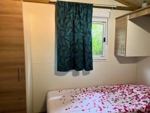 Campings Village de chalets et camping La Pierre de l'Aigle : photos des chambres