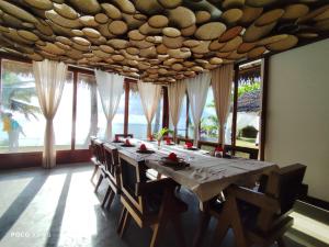 La Spiaggia, tropical villa with private beach