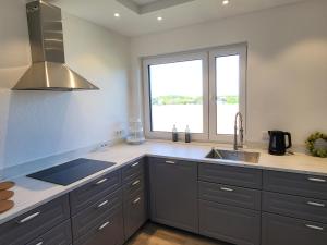 Emily Apartments, moderne ruhige Wohnung, nur 4 km von der A2
