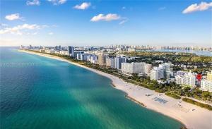 Contemporary chic, next to the beach - 1 Bedroom