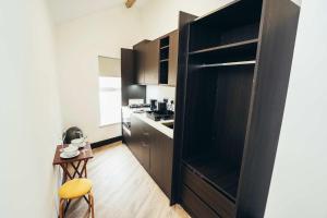 No46 Stylish City Studio Apartment, By DerBnB