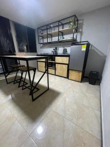 Apartment 84-21