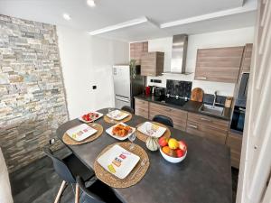 Appartements Charmant Duplex, Calme & Confort a 10 min de Paris : photos des chambres