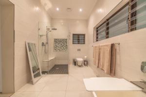 Room 4 - LEO Sky Guest House