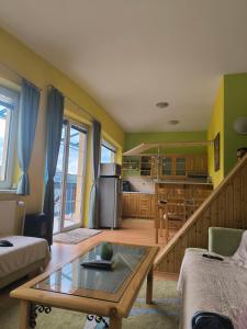 Hills View Apartment
