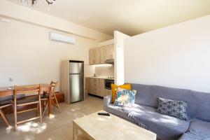 Cedrus & Carob House, walking distance to beach!