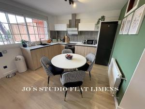 Jos Studio Flat Limens