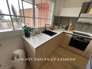 Jos Studio Flat Limens