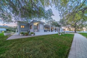 Room 5 - LEO Sky Guest House