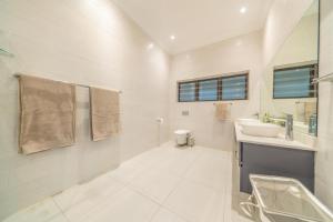 Room 5 - LEO Sky Guest House