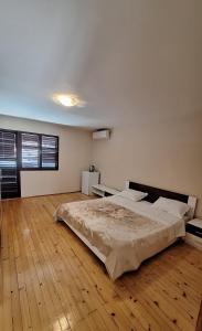 Apartment and room Julija