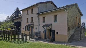 Auberges La Maison Rose Bertignat : photos des chambres