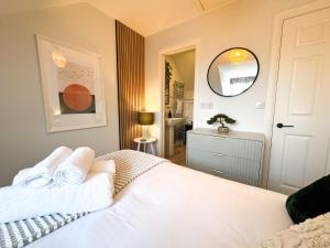 Stylish apartment 1 min to town centre and harbour
