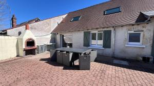 Gite l'Escapade- 8 people- Near castles-2 hours 15 minutes from Paris - 4hvězdičkové hotely ve městě Vineuil