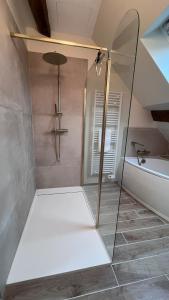 Maisons de vacances Gite l-Escapade- 8 people- Near castles-2 hours 15 minutes from Paris : photos des chambres