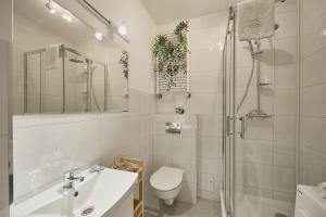 Golden Hour Apartments- Marynarzy 1