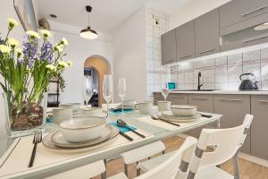 Golden Hour Apartments- Marynarzy 1