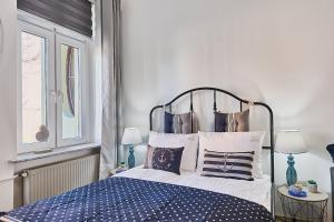 Golden Hour Apartments- Marynarzy 1