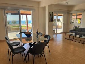 Beachfront Villa Thomas 5