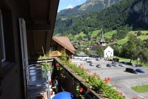Lauterbrunnen Staubbach Amazing Waterfall View