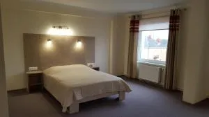 嘎尔贝尼酒店 - Cirma