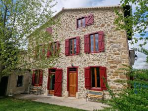 Maisons de vacances Gite de las Randoletas : Maison 4 Chambres