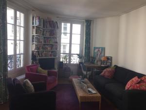 Typical Parisian apartment 70sqm Downtown