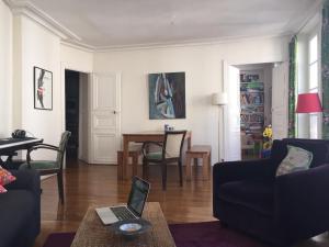 Appartements Typical Parisian apartment 70sqm Downtown : photos des chambres