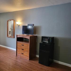 King Bed Hotel Studio 219