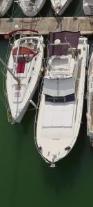 BATEAU STANDING A QUAI tout confort