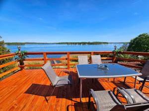 Perła Jezioraka Siemiany - Całoroczny 100m Apartament z linią brzegową, banią z jacuzzi i pomostem