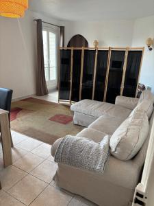 Apartment - 1min to train station - 13min to Paris
