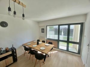 Modern home with 4 bedrooms