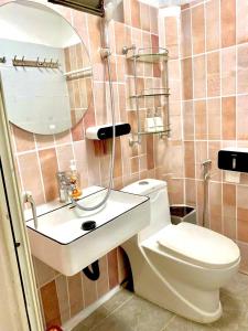 Cozy1 HoanKiem Lake Old Quarter Big Balcony Cheap